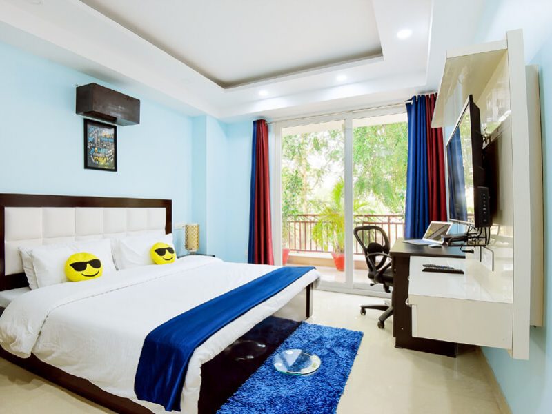 Bedroom of service apartments near medants hospital gurgaon
