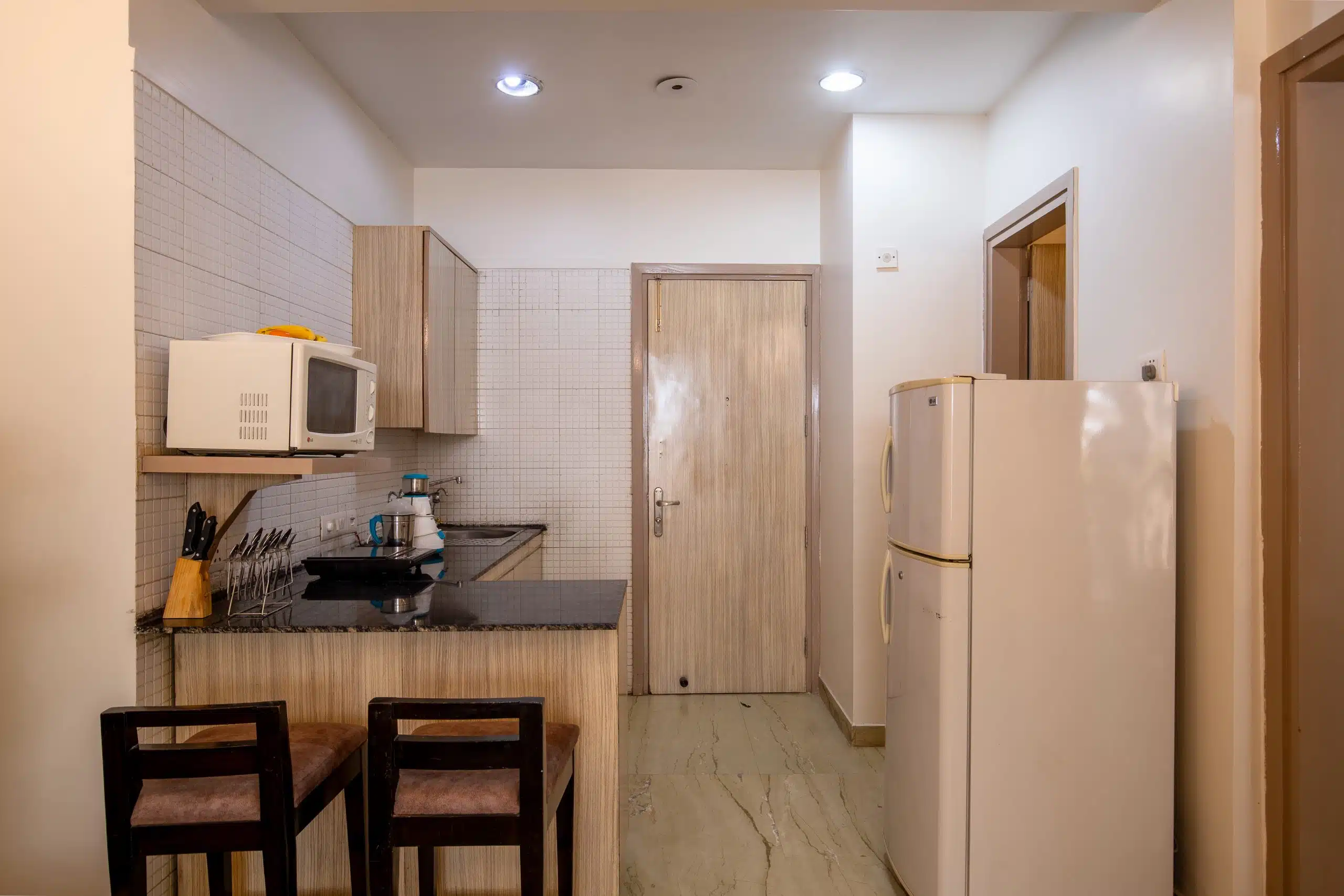 Premium 1 BHK Serviced Apartment sec 40