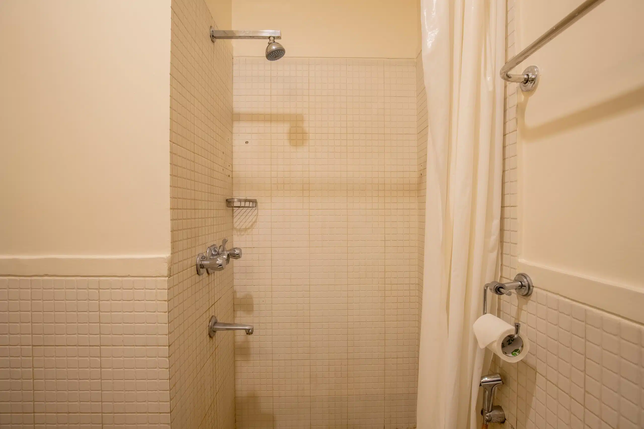 Premium 1 BHK Serviced Apartment sec 40