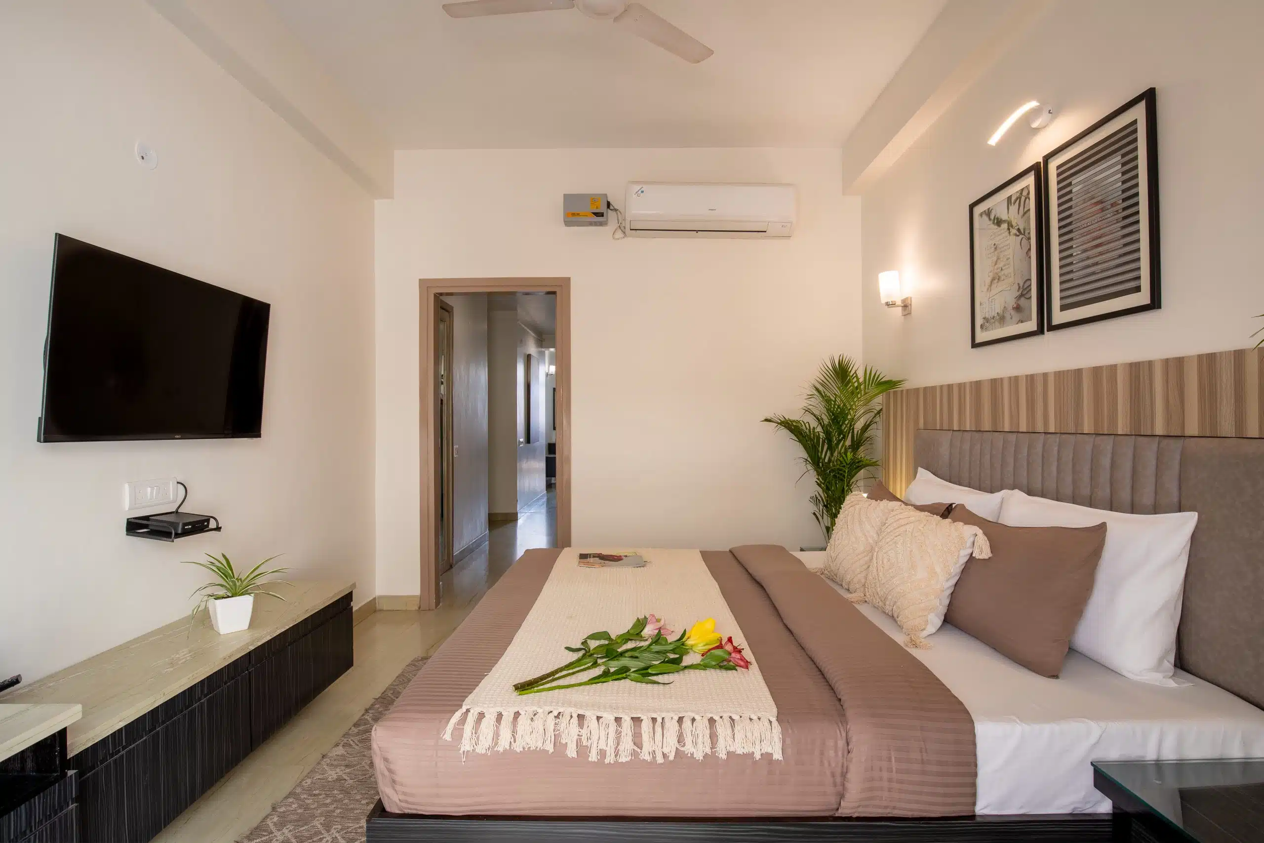 Premium 1 BHK Serviced Apartment sec 40