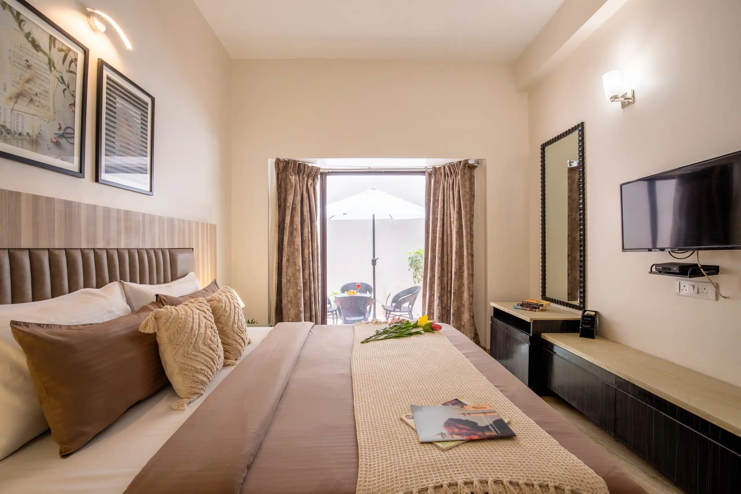 Premium 1 BHK Serviced Apartment sec 40