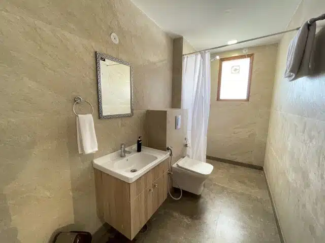 Bathroom View - Bedchambers service apartment, ardecity