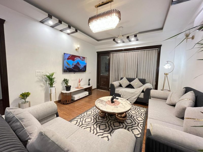 3 BHK Bechambers Service Apartment, South Ex, Living Room