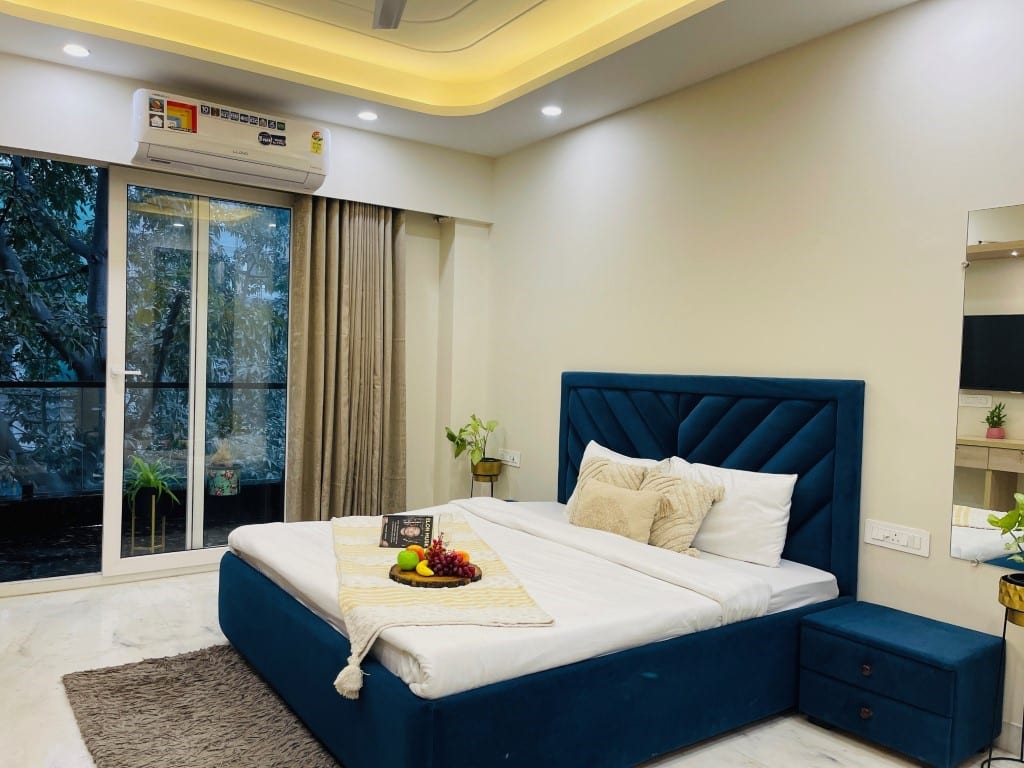 Bedchambers Serviced Apartments, DLF Cybercity Gurgaon Bedroom side view 2